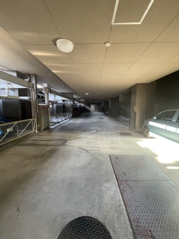 ヴェルディ中山の駐車場|間所ICにほど近く、広島高速2号線利用がしやすい立地。通勤通学や、おでかけの車利用も快適です。