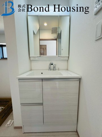 山電東二見徒歩10分　駐車２台　魚住町西岡 A号地 新築戸建の独立洗面台