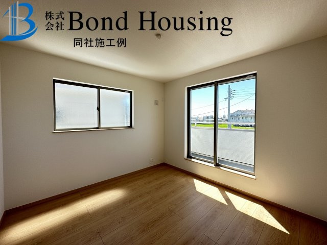 山電東二見徒歩10分　駐車２台　魚住町西岡 A号地 新築戸建の洋室