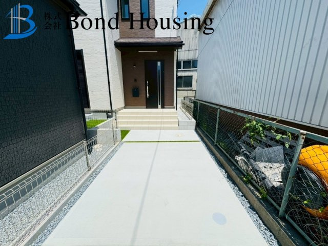 WIC付　駐車２台　魚住町西岡 　D号地 新築戸建のバルコニー