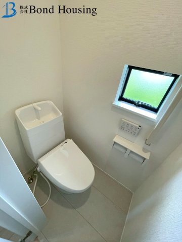 パントリー付　駐車２台　魚住町西岡 C号地 新築戸建のトイレ