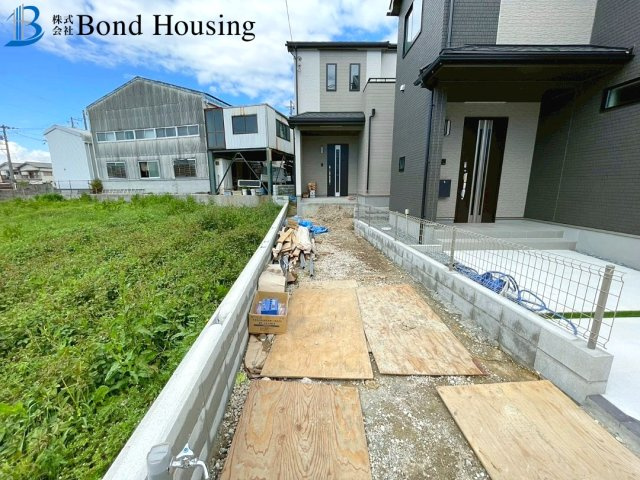 パントリー付　駐車２台　魚住町西岡 C号地 新築戸建の洋室