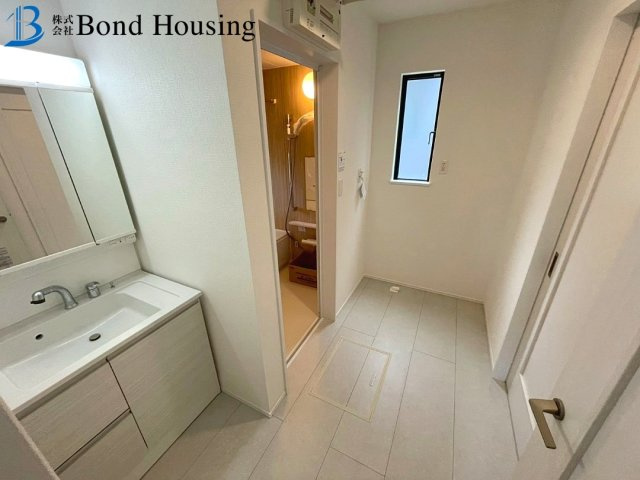 パントリー付　駐車２台　魚住町西岡 C号地 新築戸建の玄関