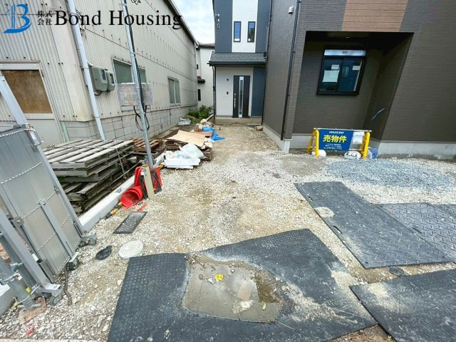 全室南向き　駐車２台　魚住町西岡 B号地 新築戸建の駐車場