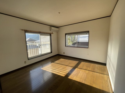 【洋室】 | 丹波篠山市住吉台84-8　戸建 | ２階南側洋室