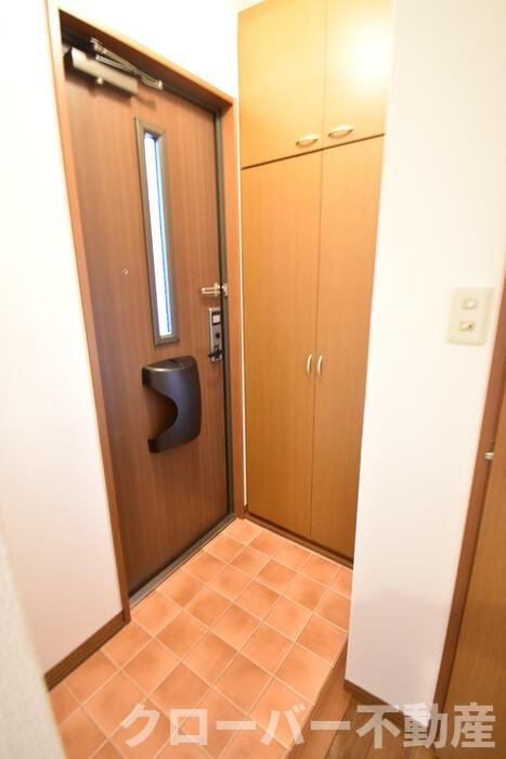 ガーデンプレイス B棟の玄関|玄関