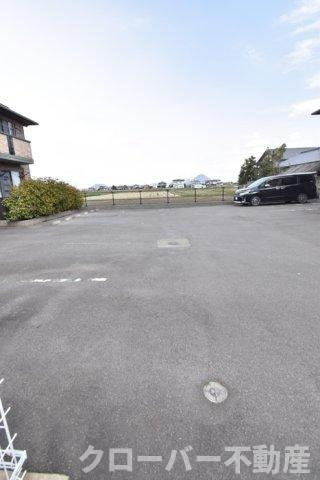 ガーデンプレイス B棟の駐車場|駐車場