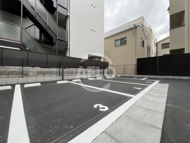 ファーストフィオーレ北大阪リアンの駐車場