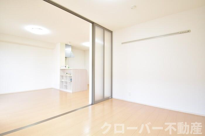 サンハイツ大麻Ｂの洋室|南洋室６帖～ＬＤＫ１２帖