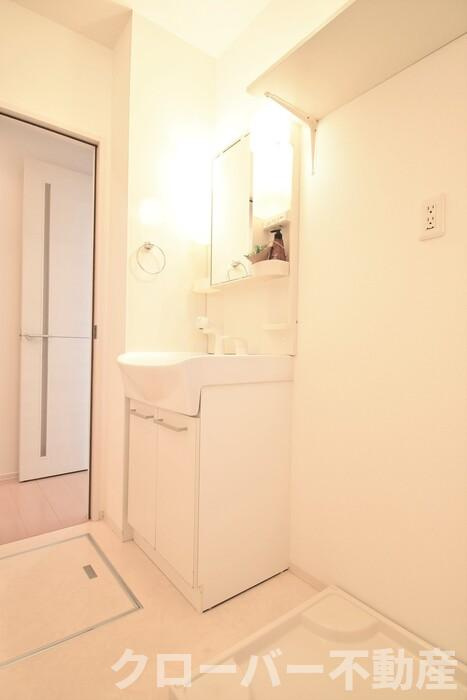 サンハイツ大麻Ｂの洗面所|洗髪洗面化粧台・室内洗濯機置場