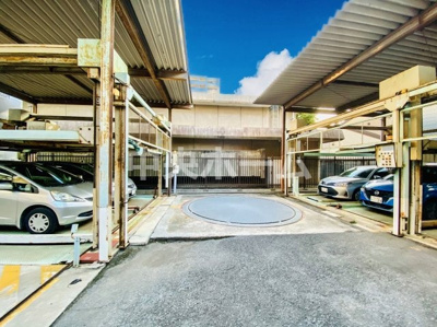 【駐車場】 | サンパークマンション鶯谷 | 【敷地内駐車場】最新の空き状況や費用などの詳細は担当スタッフまでお問い合わせください。