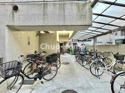 【駐輪場】 | ビアン御徒町 | 【自転車置き場】最新の空き状況や費用などの詳細は担当スタッフまでお問い合わせください。