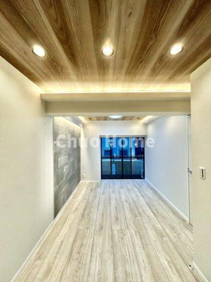 【居間・リビング】 | ビアン御徒町 | 【リビングダイニング】一日の中で多くの時間を過すことになるリビングダイニングだからこそ、いつも穏やかな空間であることが必然。爽やかな通風と採光を存分に感じる事が出来る空間です。