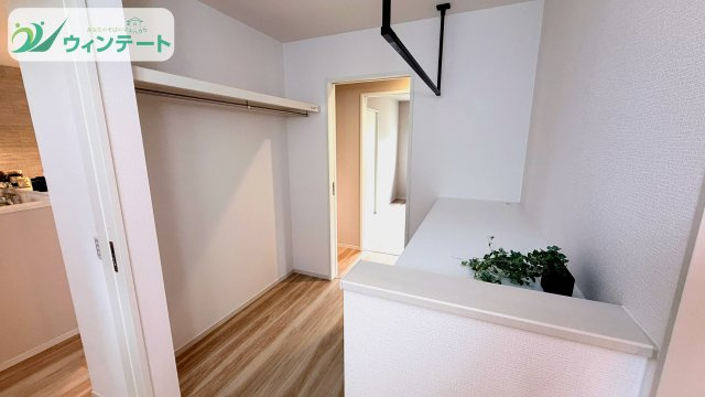 つくば市栗原1期　新築戸建の収納|使いやすい位置に収納を配置。普段使いのものもすぐ取り出せて、毎日の暮らしがスムーズです。