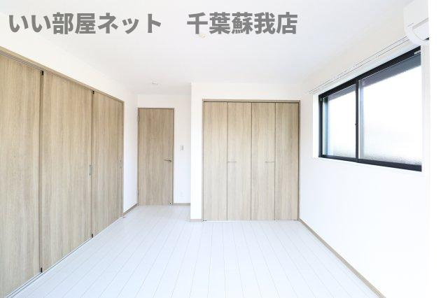 ナリトモ仁戸名Ｅの寝室|開放的な寝室です