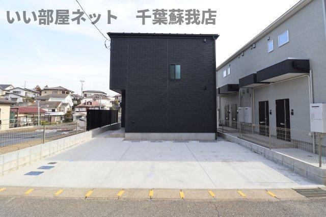 ナリトモ仁戸名Ｅの駐車場|カースペースがあります