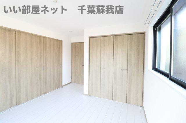 ナリトモ仁戸名Ｅの寝室|開放的な寝室です