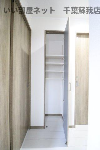 ナリトモ仁戸名Ｅの収納|大きなスペースがあり、収納には困りません