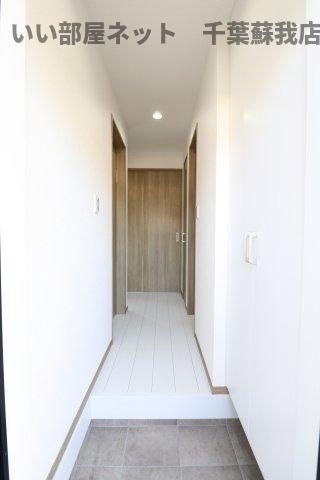 ナリトモ仁戸名Ｅの玄関|きれいな玄関です