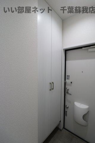 ナリトモ仁戸名Ｅの玄関|明るい玄関です