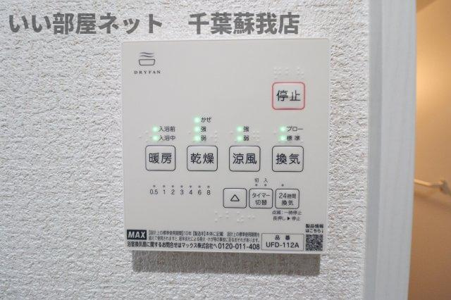 ナリトモ仁戸名Ｅの設備|浴室乾燥機！雨の日も安心ですね！