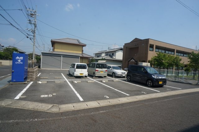 メゾン・ド・ソレイユ・シュッドの駐車場