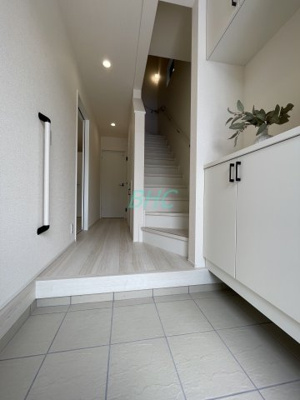 【玄関】 | 千町2丁目　分譲6区画4号棟