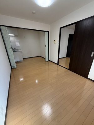 【居間・リビング】 | ローズガーデン