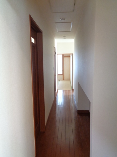 野庭町ヘーベルハウスの居間・リビング|廊下