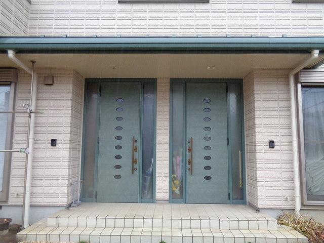 野庭町ヘーベルハウスのエントランス