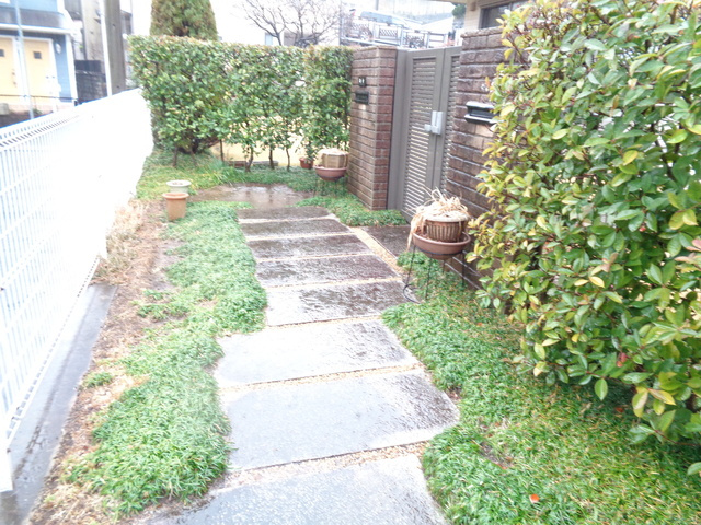 野庭町ヘーベルハウスのロビー|キレイに整備されたエントランス