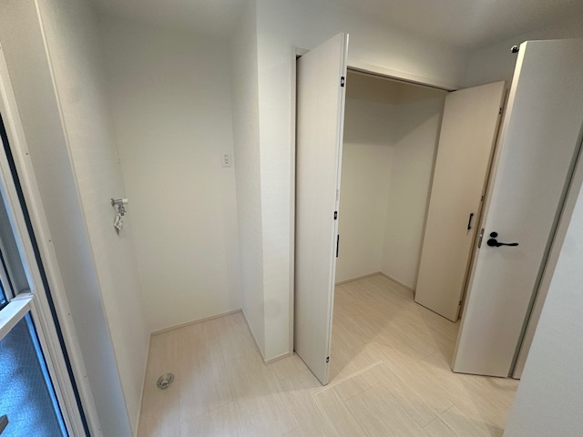 横浜駅まで歩ける、それだけでポイント高し！価格にも反映されてしまうものの長き目で見た際、それに見合う価値がそこにはある！と言える気がする【保土ケ谷区鎌谷町】新築戸建のランドリースペース