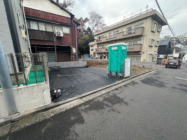 【横浜駅徒歩圏の醍醐味】保土ケ谷区鎌谷町新築戸建ての前面道路含む現地写真|前面道路含む現地写真です