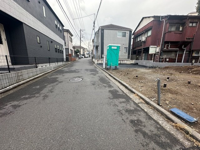 【横浜駅徒歩圏の醍醐味】保土ケ谷区鎌谷町新築戸建ての前面道路含む現地写真|前面道路含む現地写真です