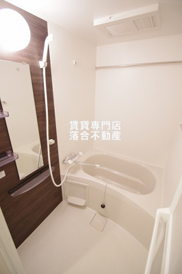 【浴室】 | リブリ・ウェスタ橋本 | 落ち着いた空間のお風呂