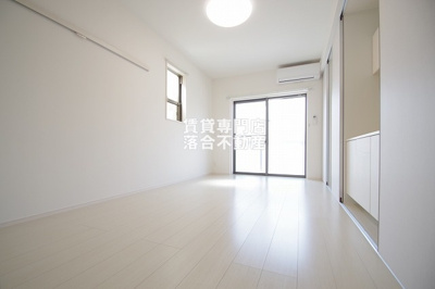 【寝室】 | リブリ・ウェスタ橋本 | 使い勝手のいい洋室