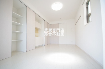 【洋室】 | リブリ・ウェスタ橋本 | ゆったりした清潔感のあるお部屋