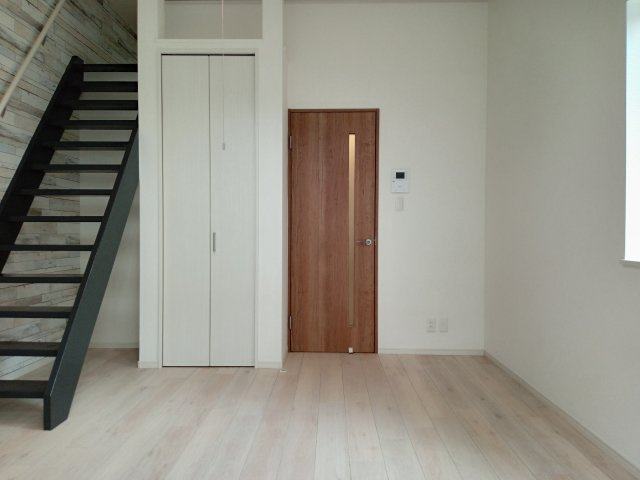 川崎市多摩区西生田５丁目のアパートの洋室