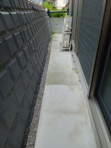 川崎市多摩区西生田５丁目のアパートのバルコニー