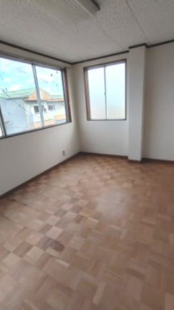 ６６２７６　岐阜市近島店舗付きアパートの洋室