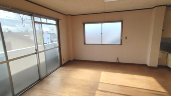 ６６２７６　岐阜市近島店舗付きアパートの洋室