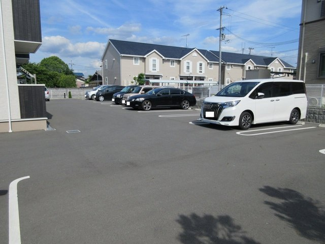 サンコート南新町の駐車場
