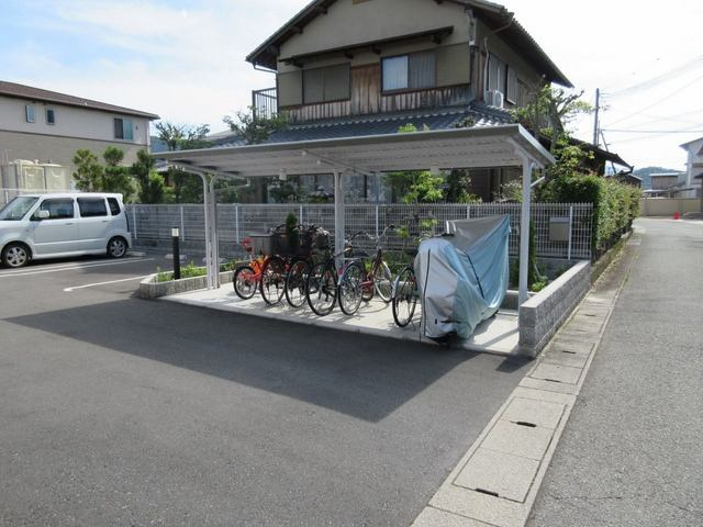 サンコート南新町の駐車場