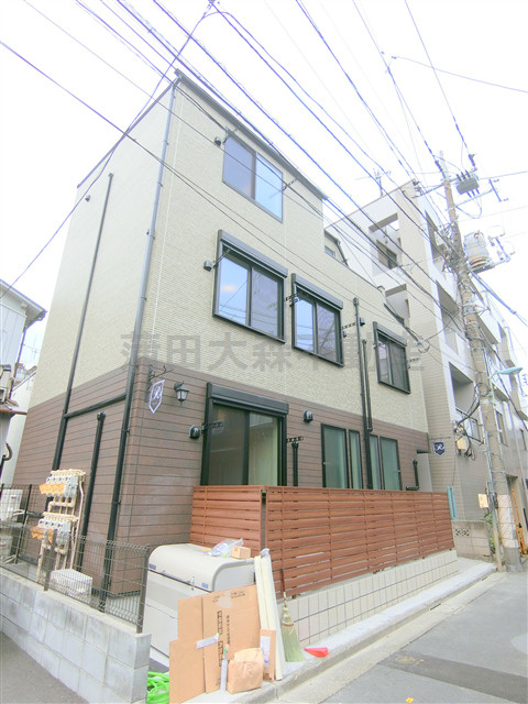 ルノン天空橋の外観|2020年9月築　木造地上3階建て総戸数8戸オートロック宅配BOX付きの人気賃貸アパート
東京都大田区羽田6丁目　京急空港線天空橋駅徒歩8分、東京モノレール整備場駅徒歩15分