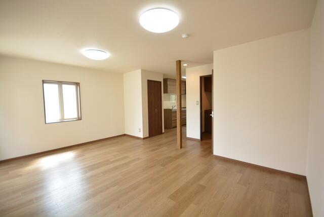 市ヶ尾森ビル六番館の居間・リビング