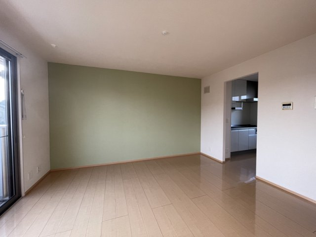 ウィル山崎の洋室