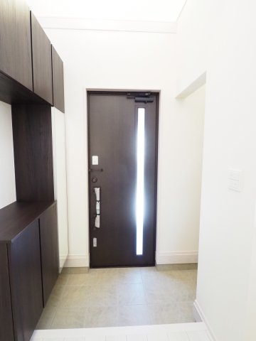 【玄関】 | Blooming　Garden　笹木野北寺畑　１号棟 | ★内覧予約で新米4kg★