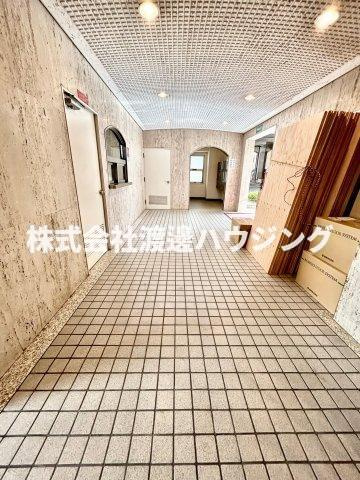 ユカミハイツ江坂のエントランス