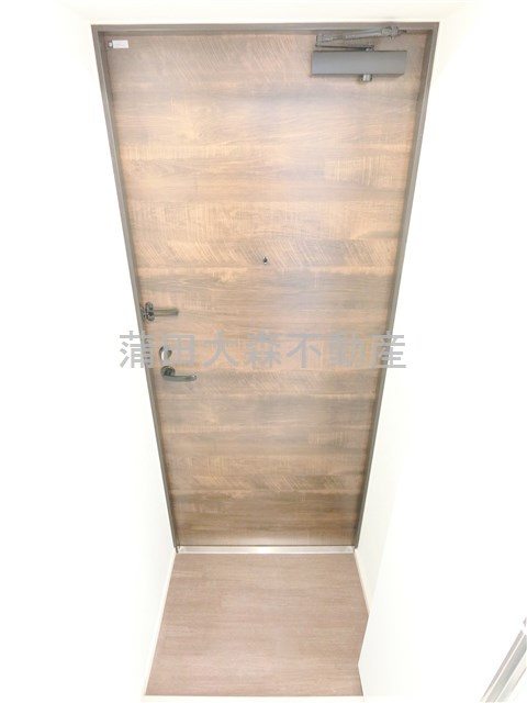 THE ROOM'S ザルームス大森町駅前の玄関