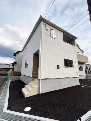 【外観：施工例】 | 亀岡　大井町小金岐一丁目　新築一戸建 | 同社施工例